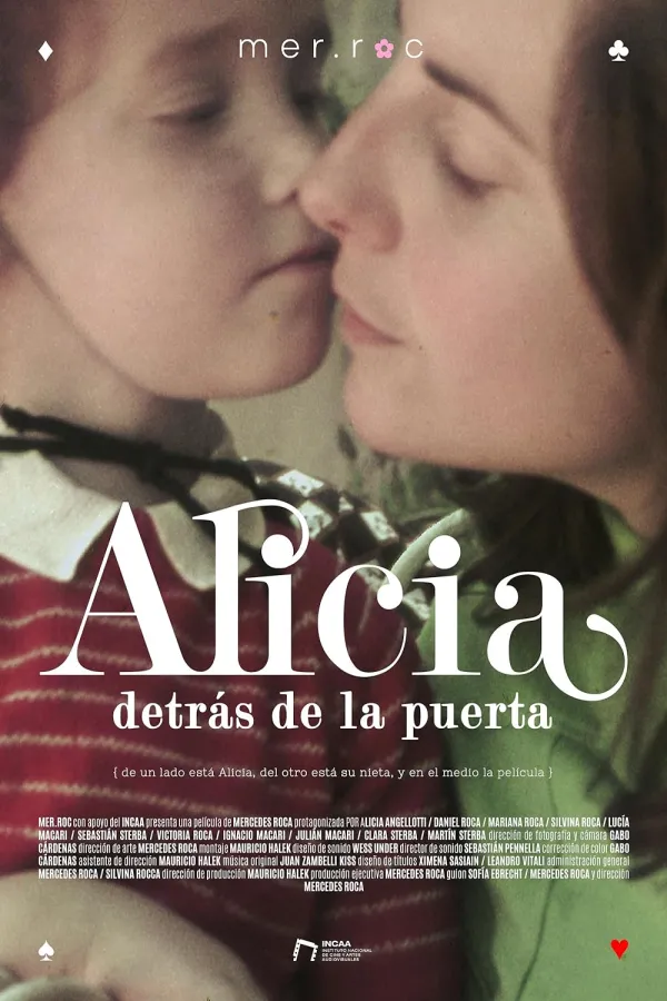 Alicia detrás de la puerta